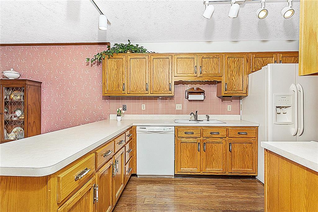 32 Rogers Road Carmel, IN 46032 - Photo 12 of 22 Gallery Image 12