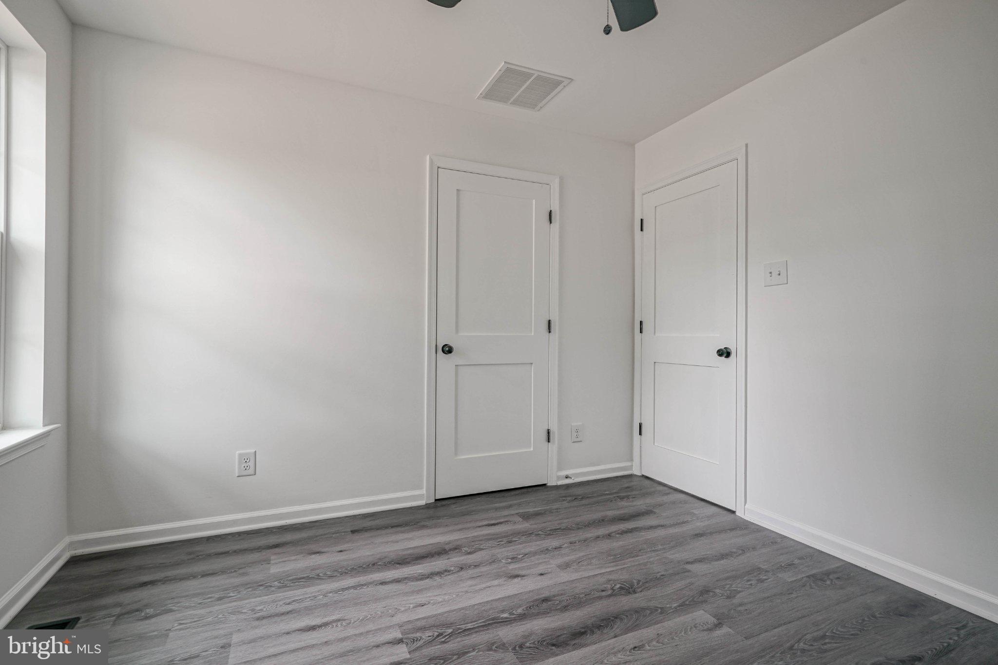 12 Park Road Pennsville, NJ 08070 - Photo 16 of 33 Bright and airy blank canvas space.