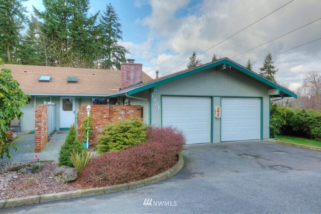1601 Blaine Court Southeast Renton, WA 98055 - Photo 1 of 11 Gallery Image 1