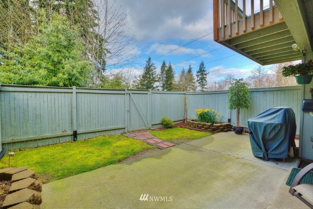 1601 Blaine Court Southeast Renton, WA 98055 - Photo 4 of 11 Gallery Image 4