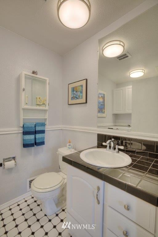 1601 Blaine Court Southeast Renton, WA 98055 - Photo 7 of 11 Gallery Image 7