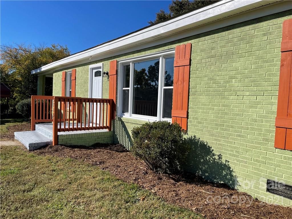 37131 Melton Road Albemarle, NC 28001 - Photo 3 of 26 Gallery Image 3
