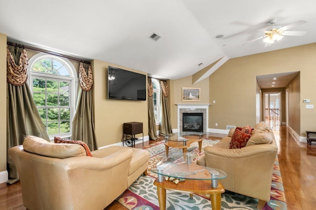 16 Frontier Drive Walpole, MA 02081 - Photo 14 of 28