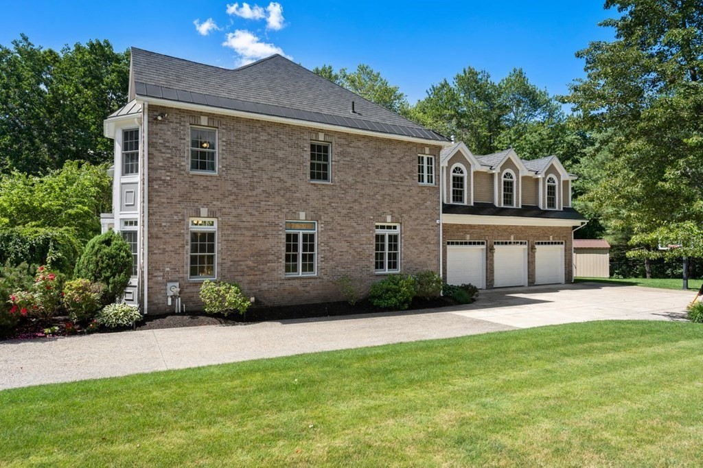 16 Frontier Drive Walpole, MA 02081 - Photo 3 of 28