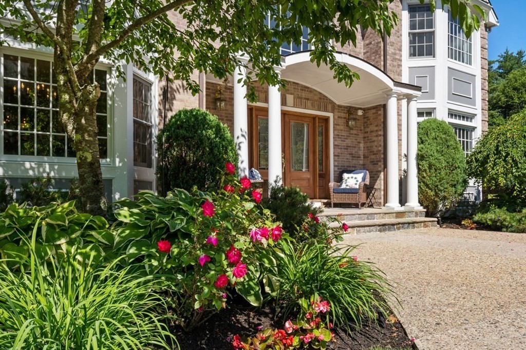 16 Frontier Drive Walpole, MA 02081 - Photo 4 of 28