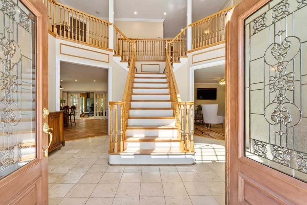 16 Frontier Drive Walpole, MA 02081 - Photo 5 of 28