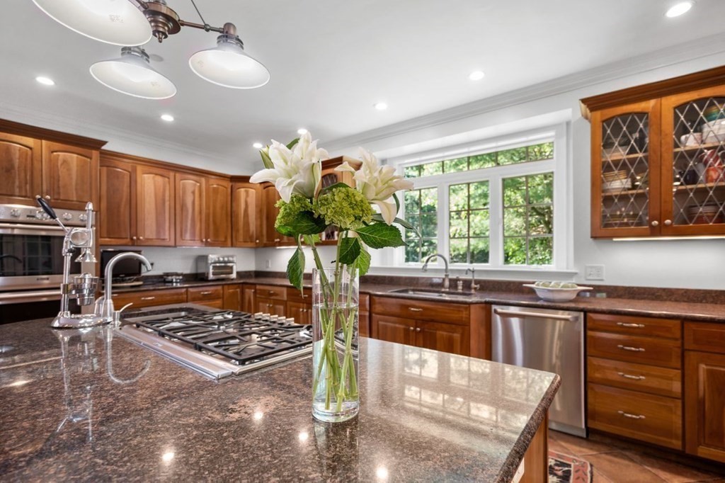 16 Frontier Drive Walpole, MA 02081 - Photo 6 of 28