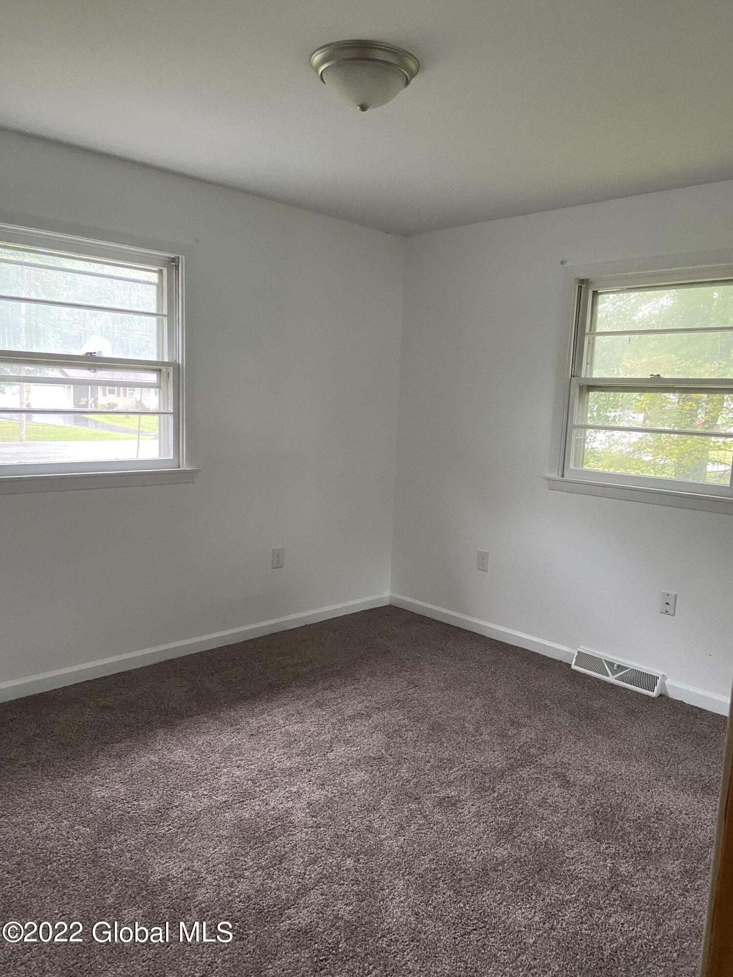 331 Reynolds Road Moreau, NY 12828 - Photo 11 of 15 IMG_2624