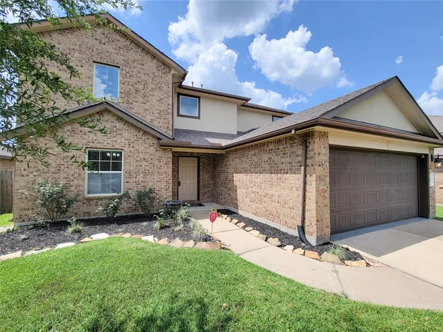$290,000 | 9726 Shimmering Lakes Drive, Rosharon, TX 77583