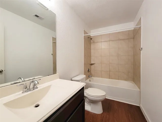 $320,000 | 9726 Shimmering Lakes Drive, Rosharon, TX 77583