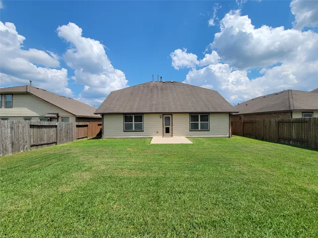 $320,000 | 9726 Shimmering Lakes Drive, Rosharon, TX 77583