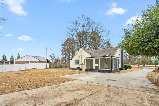 $349,900 | 18 Fairway Drive, Lexington, NC 27292