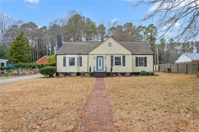 $349,900 | 18 Fairway Drive, Lexington, NC 27292