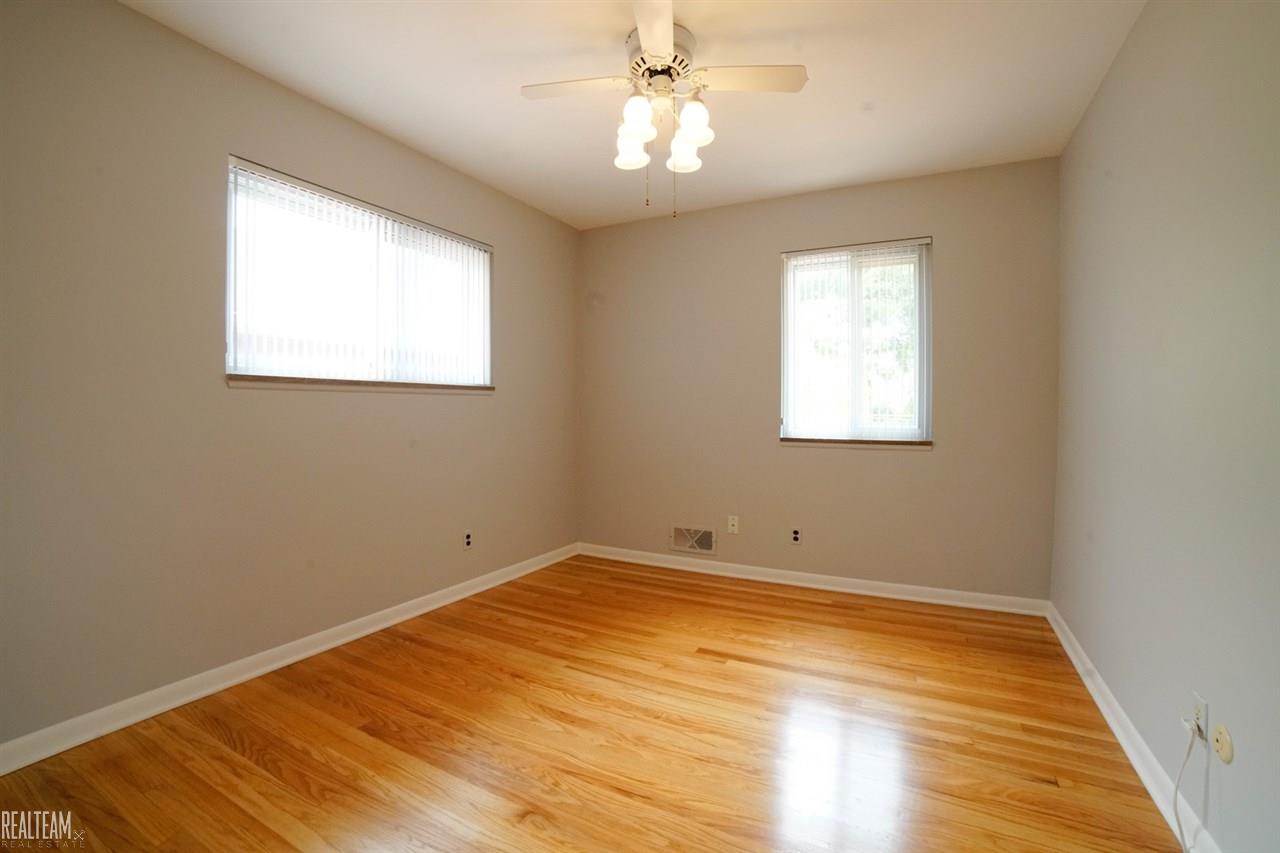 24320 Grove Street Eastpointe, MI 48021 - Photo 15 of 26 Gallery Image 15
