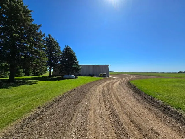 $624,900 | 35996 391st Avenue, St. Peter, MN 56082