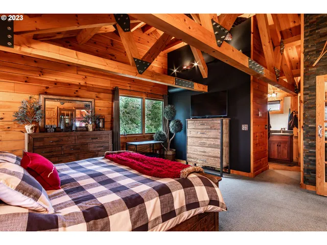 $1,199,000 | 1435 Wilbur Road, Roseburg, OR 97471