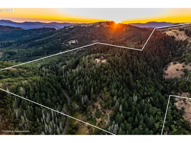 $1,199,000 | 1435 Wilbur Road, Roseburg, OR 97471