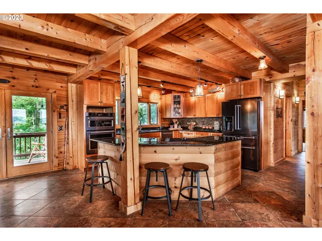 $1,199,000 | 1435 Wilbur Road, Roseburg, OR 97471