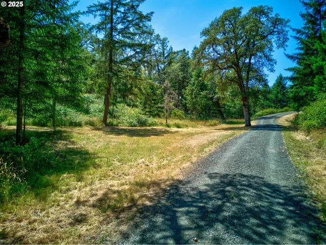 $1,199,000 | 1435 Wilbur Road, Roseburg, OR 97471