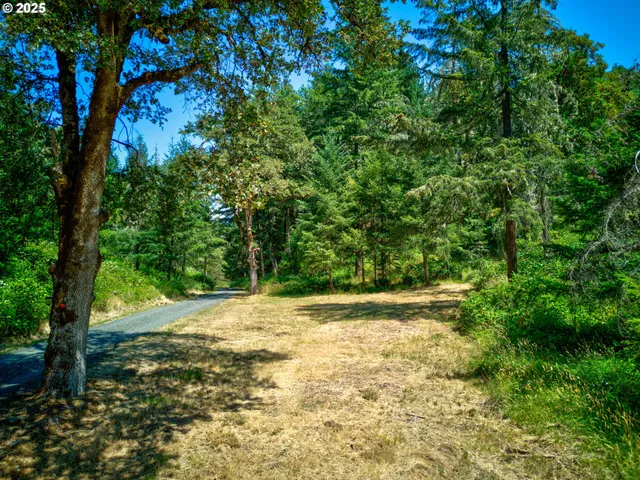 $1,199,000 | 1435 Wilbur Road, Roseburg, OR 97471