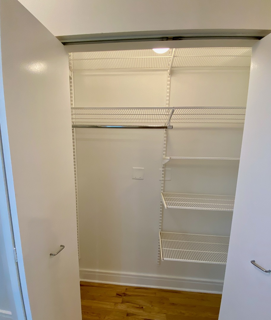 212 West Washington Street, Unit 910 Chicago, IL 60606 - Photo 20 of 24