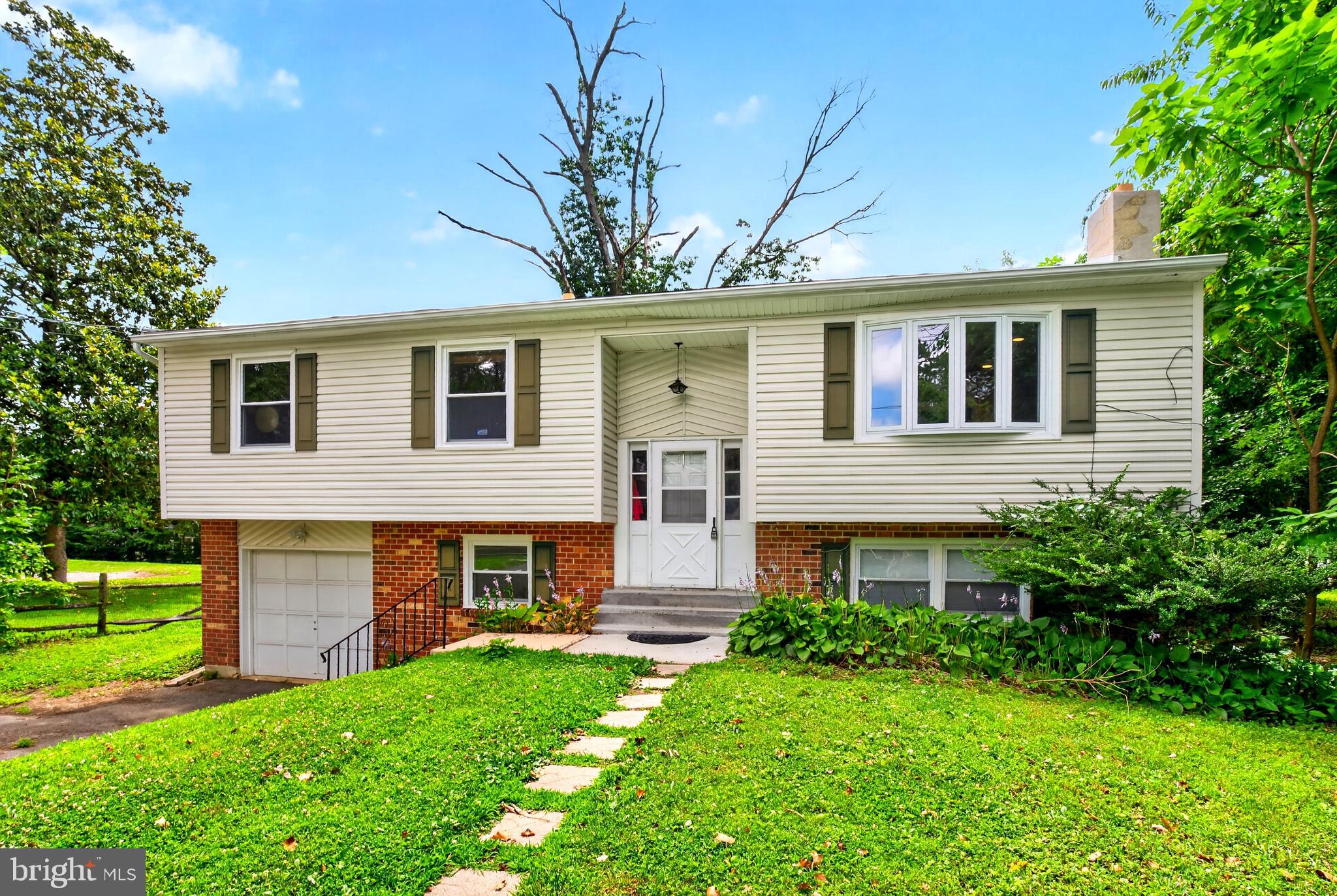 1745 Larkin Road Upper Chichester, PA 19061 - Photo 2 of 30