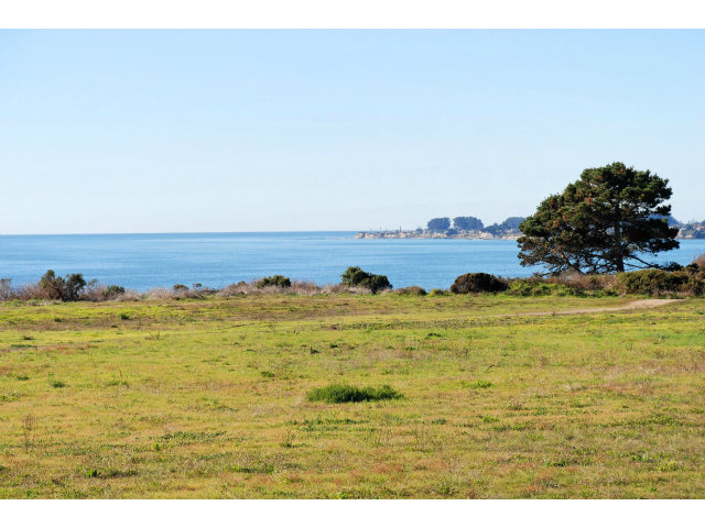 192 Seacliff Drive Aptos, CA 95003 - Photo 3 of 25 a view of an ocean