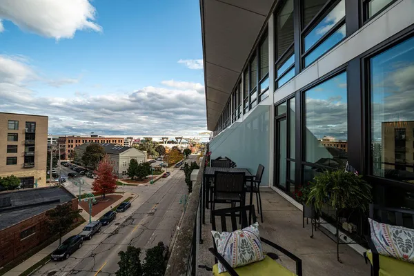 $899,000 | 311 East Erie Street, Unit 425, Milwaukee, WI 53202