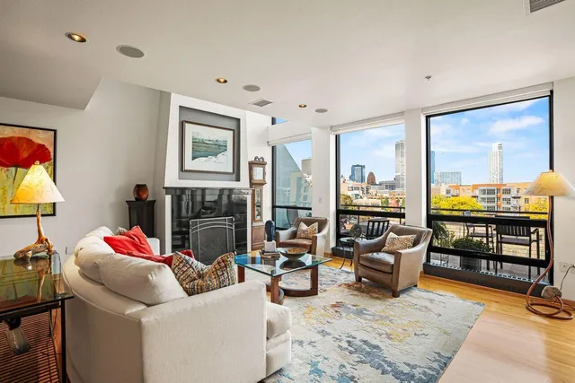 $924,900 | 311 East Erie Street, Unit 425, Milwaukee, WI 53202