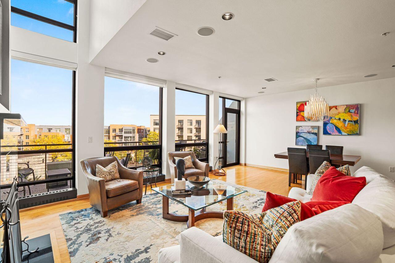 311 East Erie Street, Unit 425 Milwaukee, WI 53202 - Photo 12 of 47 IMG_4906