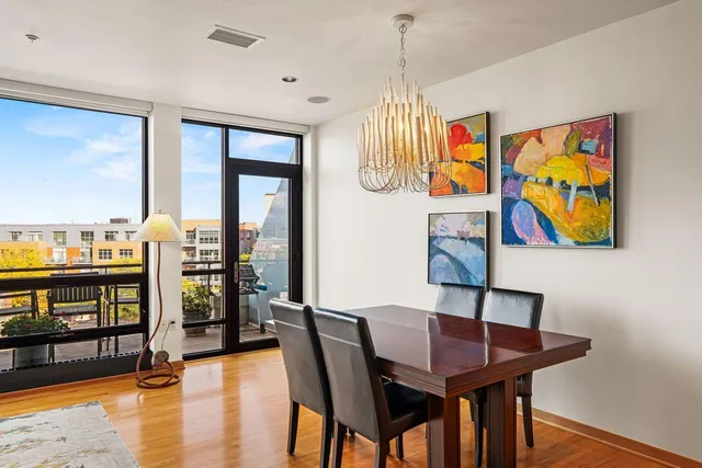 $924,900 | 311 East Erie Street, Unit 425, Milwaukee, WI 53202