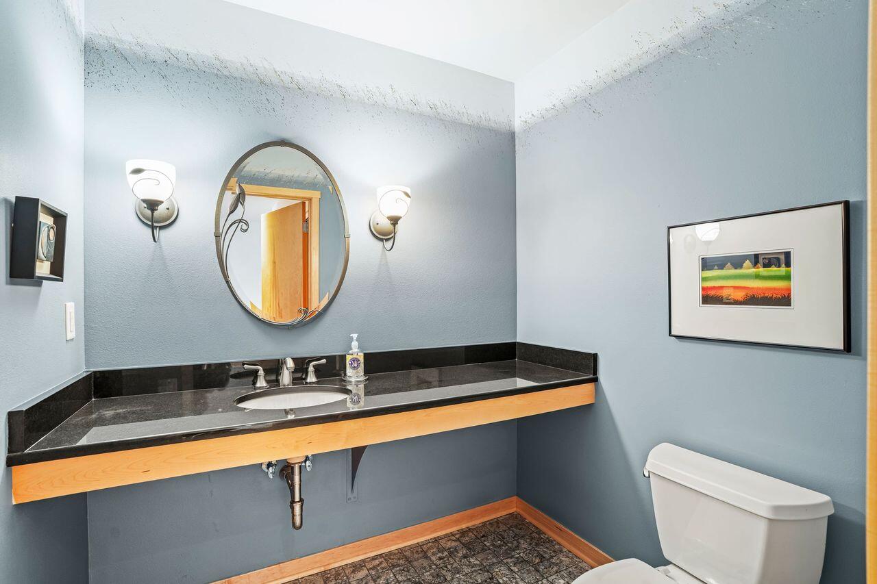 311 East Erie Street, Unit 425 Milwaukee, WI 53202 - Photo 17 of 46 Half bath on the main