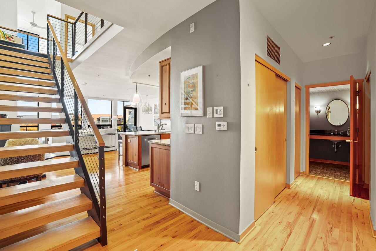 311 East Erie Street, Unit 425 Milwaukee, WI 53202 - Photo 2 of 47 IMG_4898