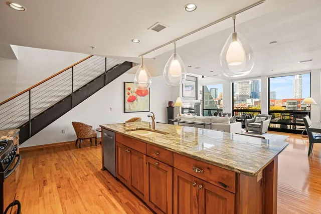 $924,900 | 311 East Erie Street, Unit 425, Milwaukee, WI 53202