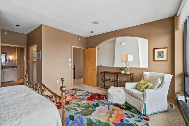 $924,900 | 311 East Erie Street, Unit 425, Milwaukee, WI 53202