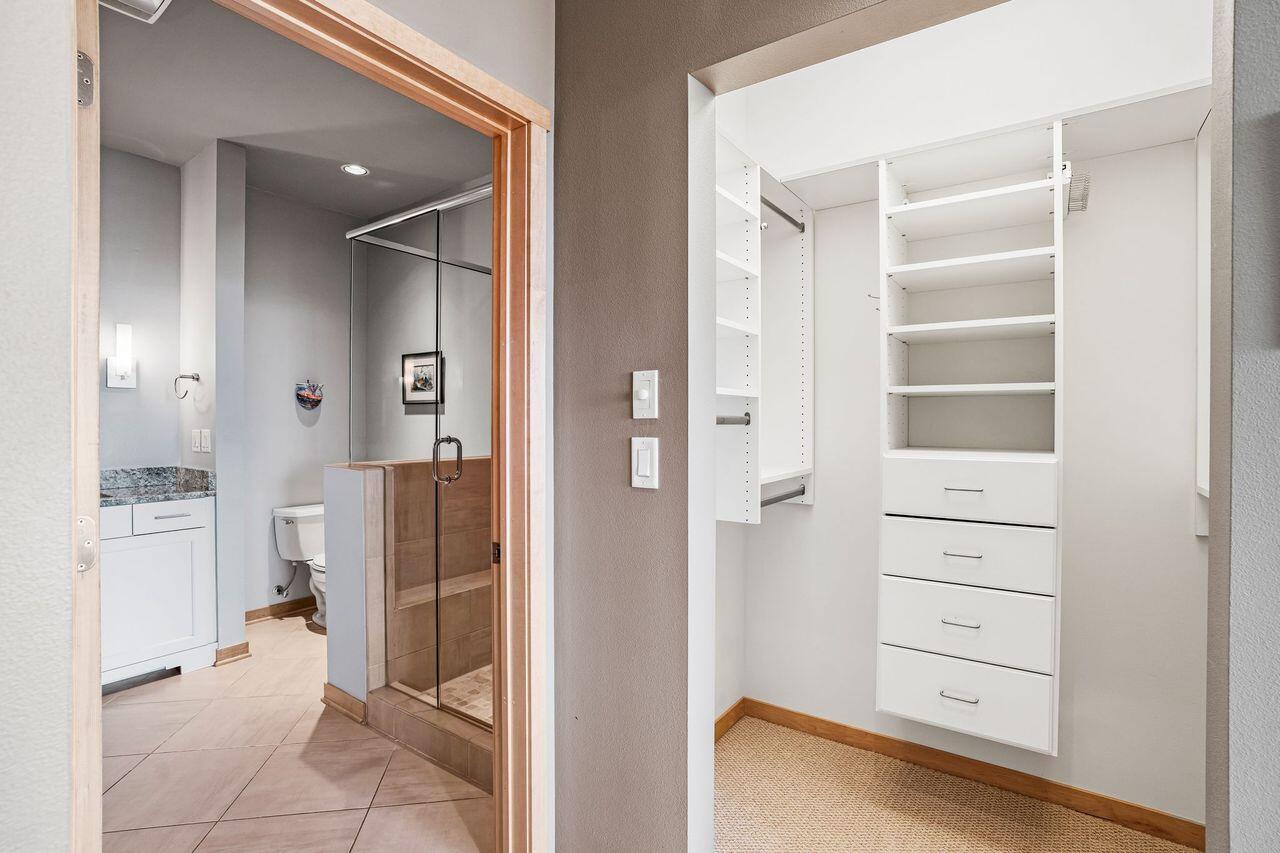 311 East Erie Street, Unit 425 Milwaukee, WI 53202 - Photo 29 of 47 IMG_4892