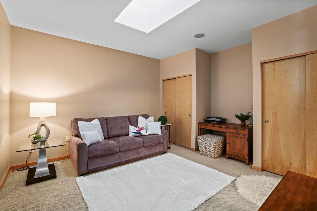 311 East Erie Street, Unit 425 Milwaukee, WI 53202 - Photo 36 of 47 IMG_4955