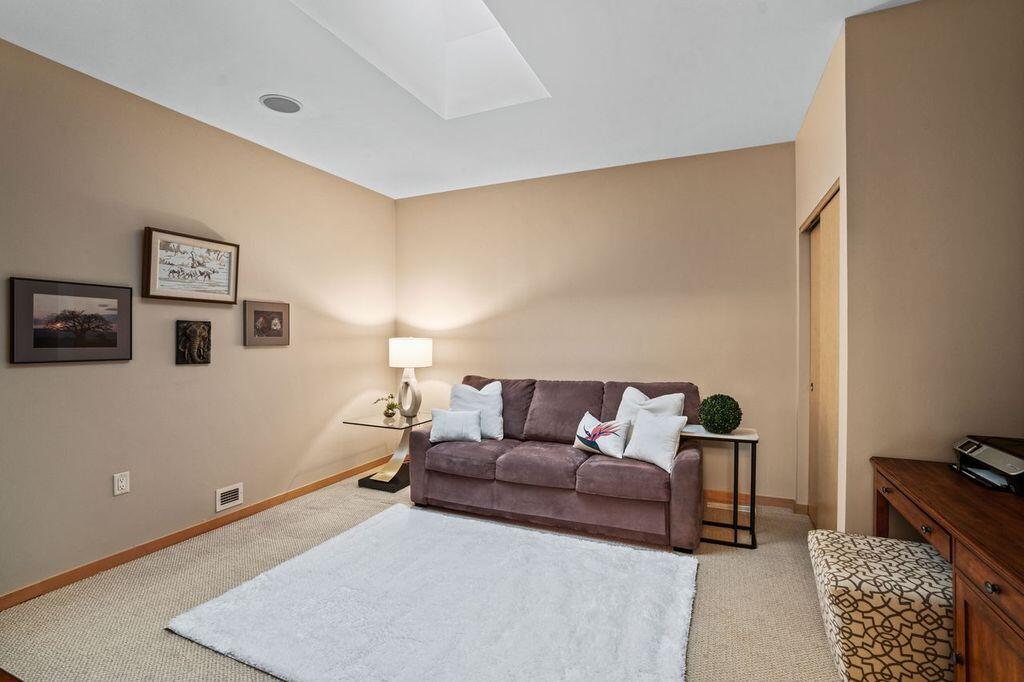 311 East Erie Street, Unit 425 Milwaukee, WI 53202 - Photo 37 of 47 IMG_4957