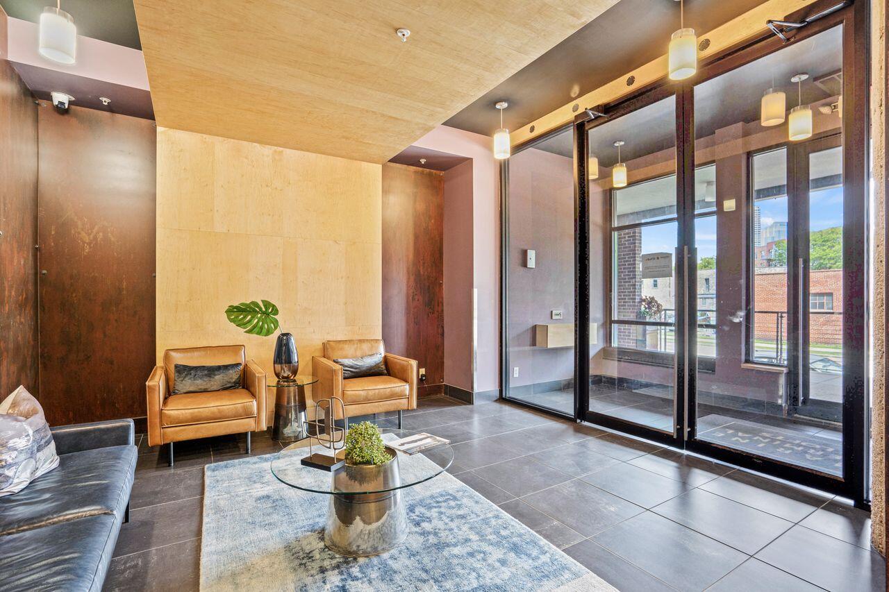 311 East Erie Street, Unit 425 Milwaukee, WI 53202 - Photo 42 of 47 IMG_4923