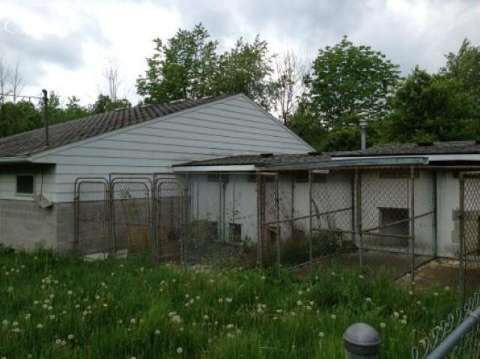14186 Cole Road Linden, MI 48451 - Photo 4 of 18 20360693-3.JPG