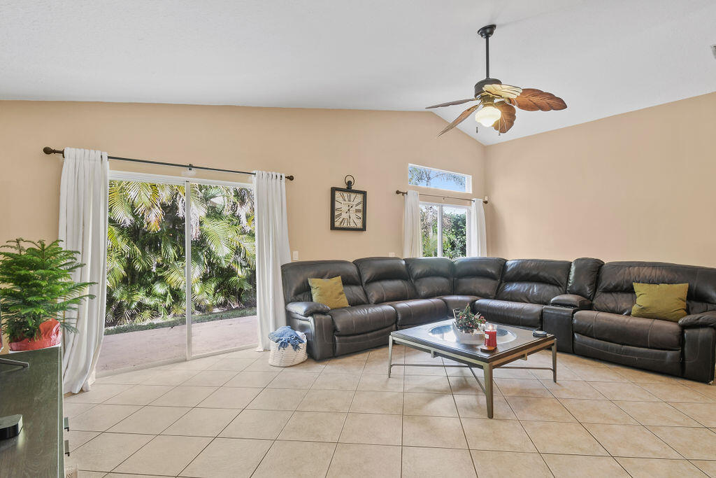 2471 Southwest Impala Way Stuart, FL 34997 - Photo 13 of 41 2471SWImpalaWay_13