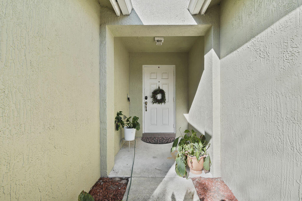 2471 Southwest Impala Way Stuart, FL 34997 - Photo 4 of 41 2471SWImpalaWay_04