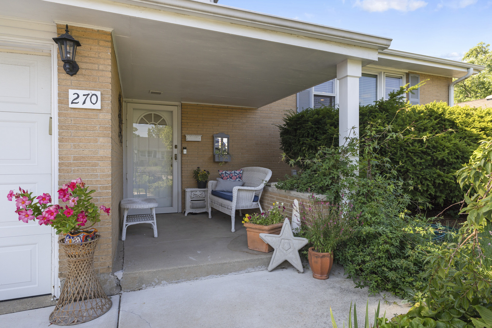 270 East Harrison Road Lombard, IL 60148 - Photo 2 of 30 Gallery Image 2