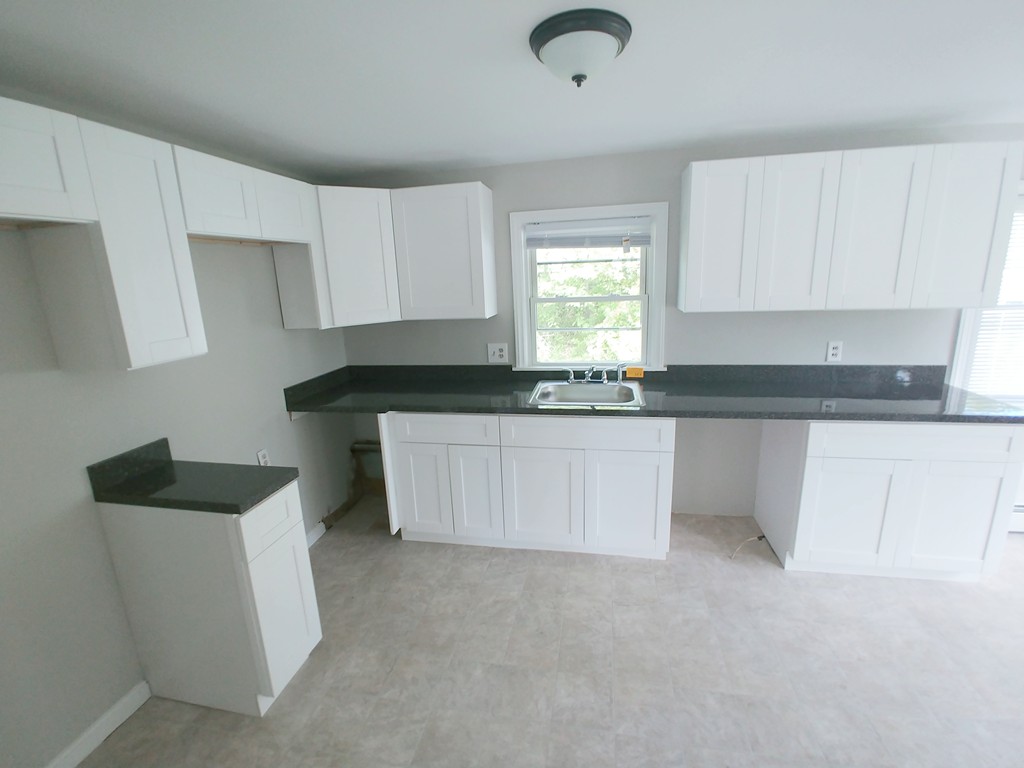 145 Mayfair Avenue Springfield, MA 01104 - Photo 7 of 13 Gallery Image 7
