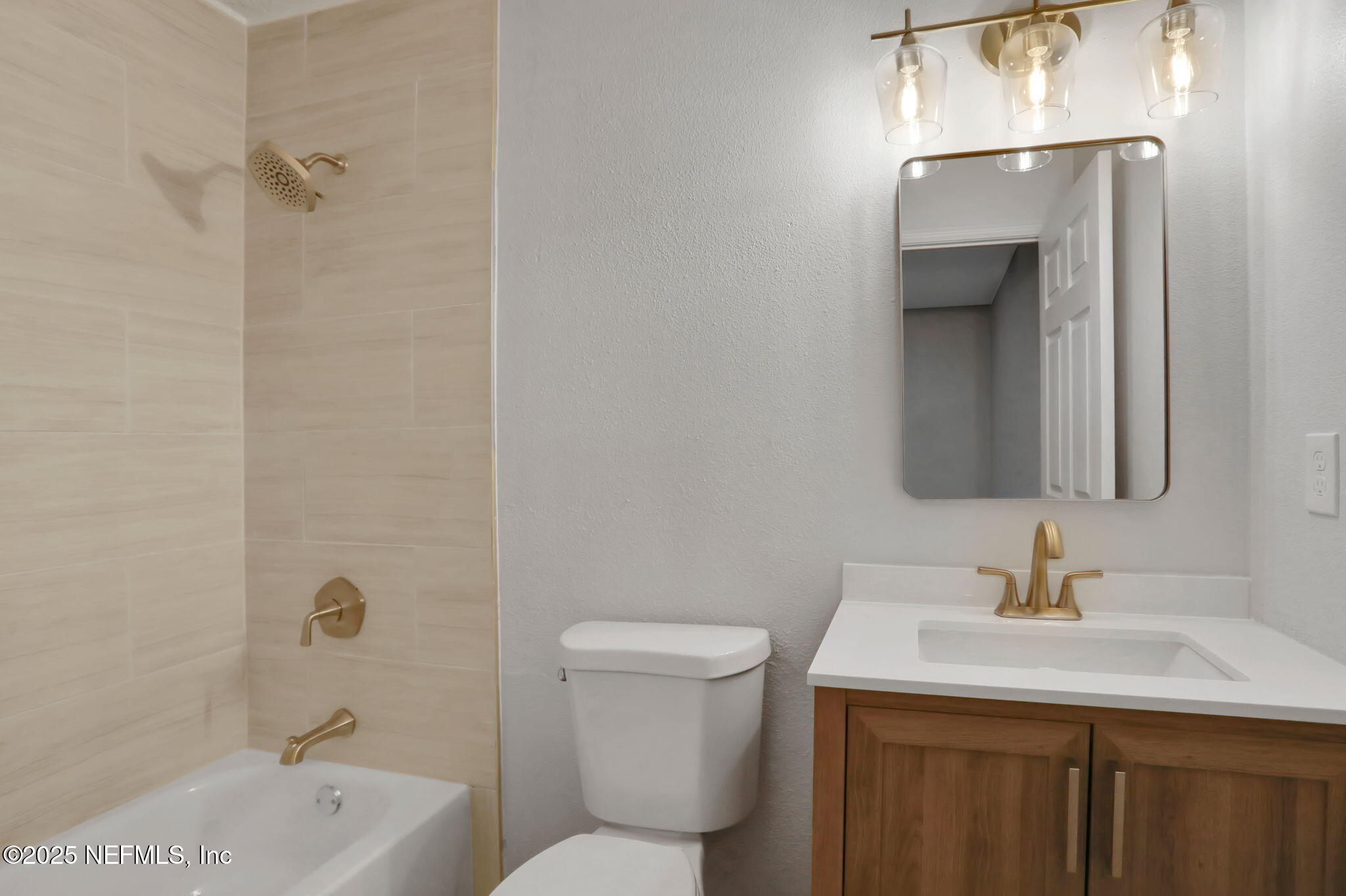 4404 Key Largo Drive Jacksonville, FL 32218 - Photo 21 of 25 20 Master Bathroom