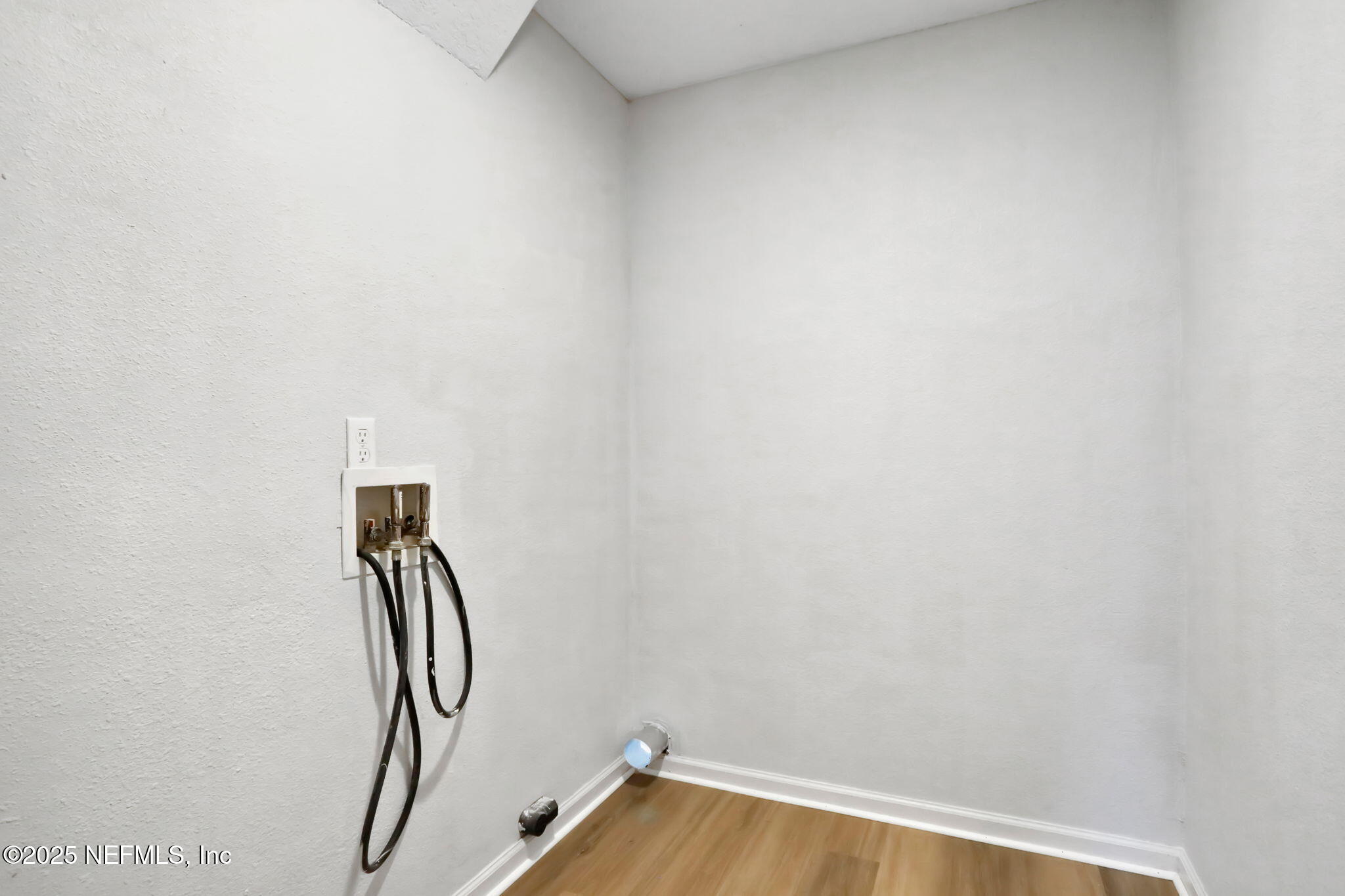 4404 Key Largo Drive Jacksonville, FL 32218 - Photo 22 of 25 21 Laundry Room