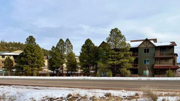 $2,695 | 1650 East Ponderosa Parkway, Unit 307, Flagstaff, AZ 86001