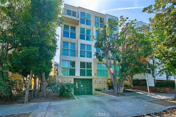 $959,000 | 1927 Glendon Avenue, Unit 201, Los Angeles, CA 90025