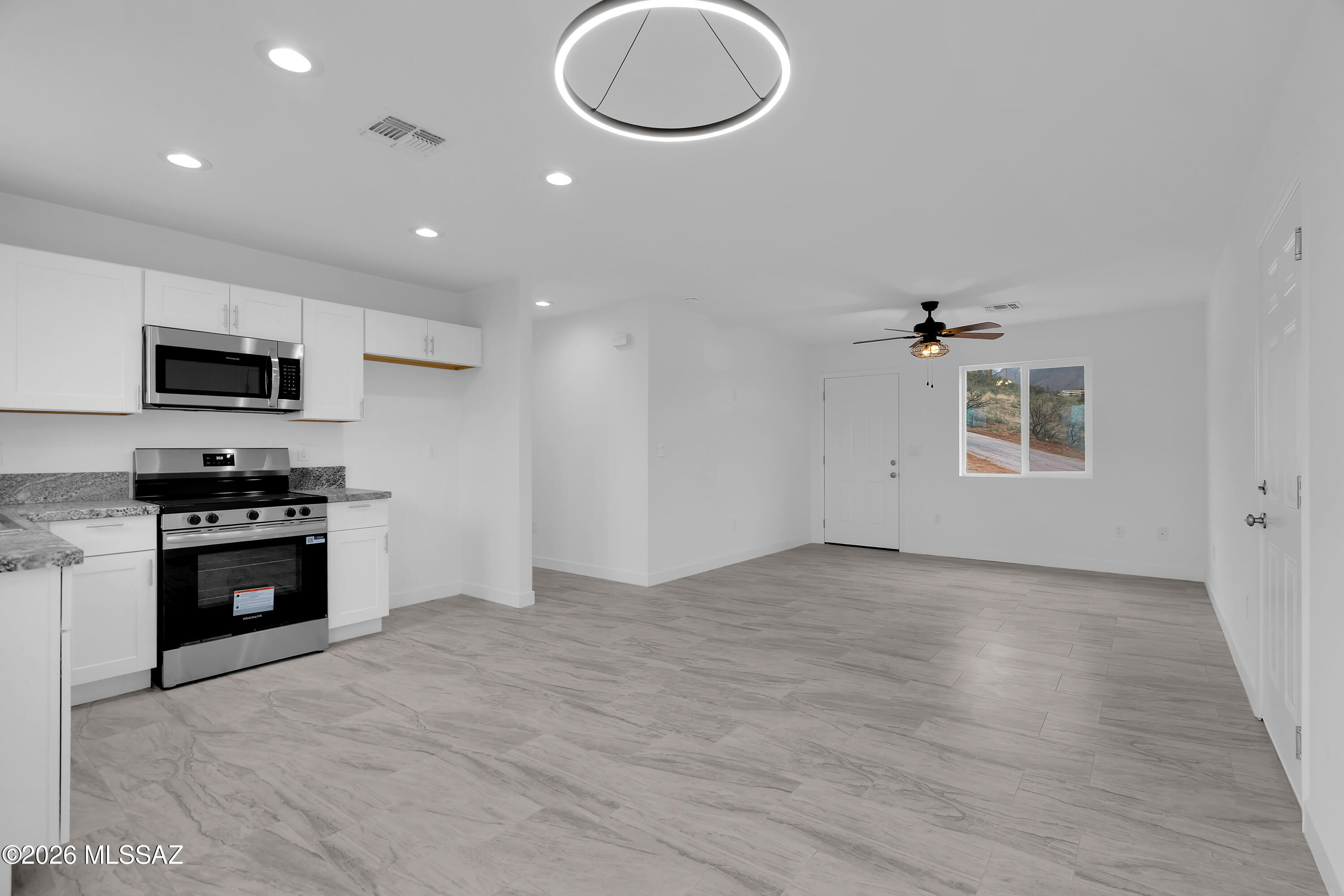 423 Rio Rico Drive Rio Rico, AZ 85648 - Photo 9 of 47 10-DSC09629