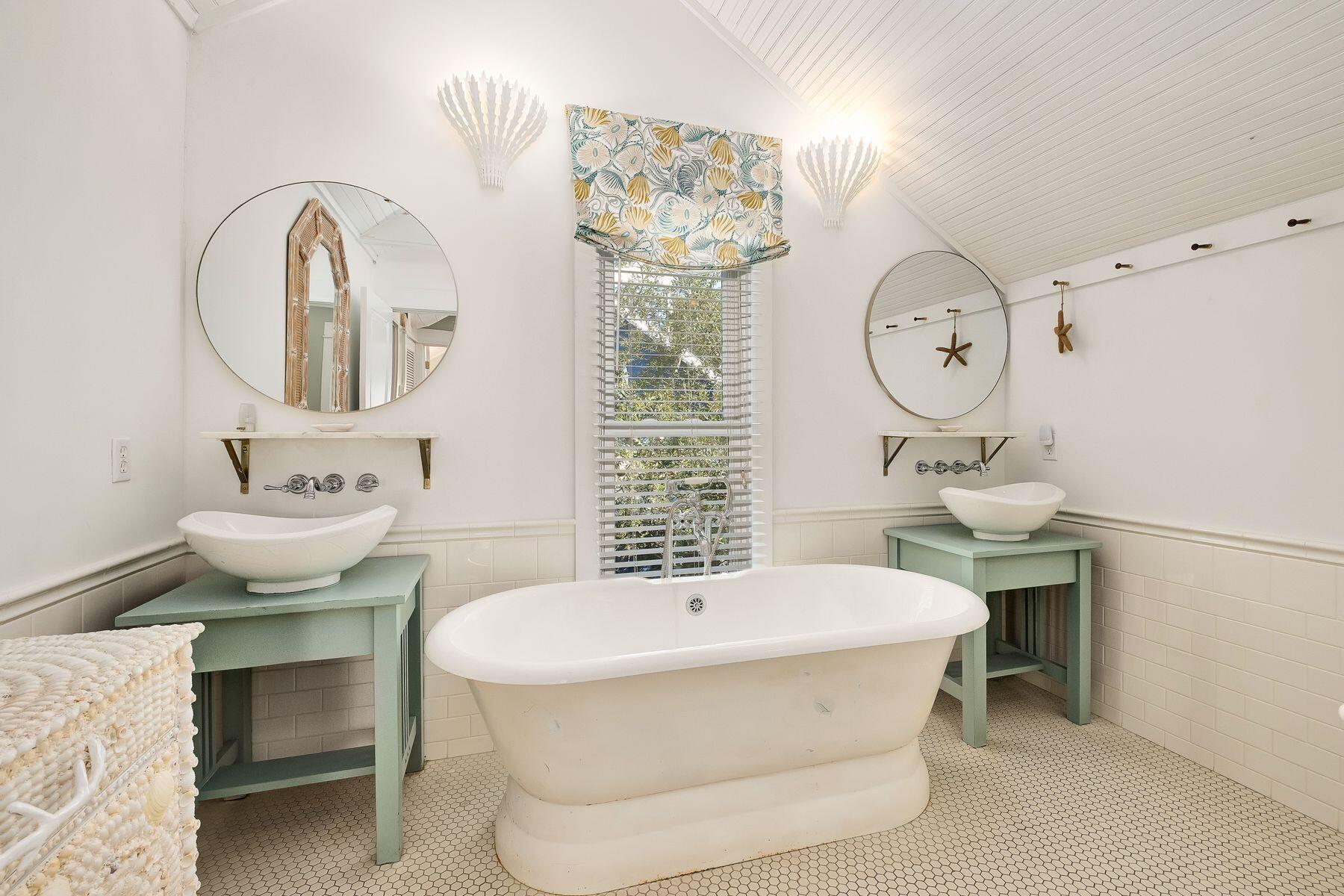 43 Savannah Street Santa Rosa Beach, FL 32459 - Photo 19 of 35 Freestanding Bathtub
